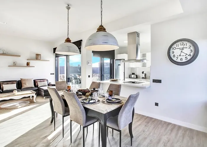 Villa Del Roque, Heated Pool & Luxury In El Roque